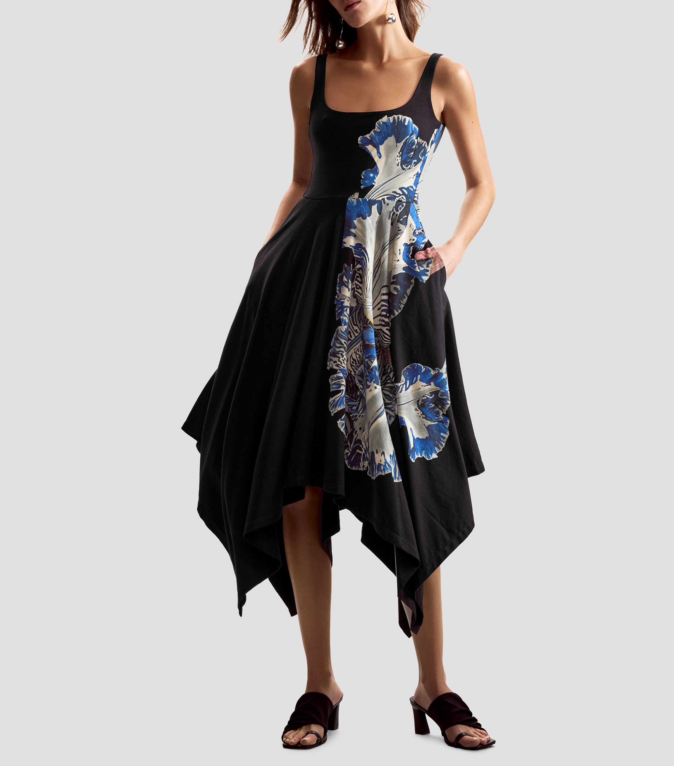 Vestido diseñado por Mr. Christian Lacroix Mujer